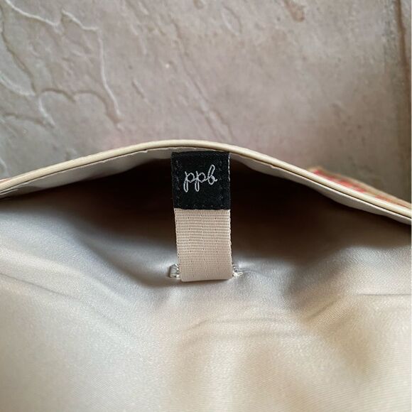 Petunia Pickle Bottom Stowaway Storage Protective Case iPad 2 & 3 New - Picture 7 of 8